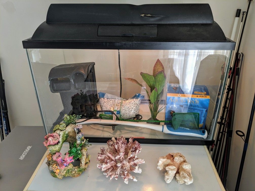 10 Gallon Fish Tank with all accessories