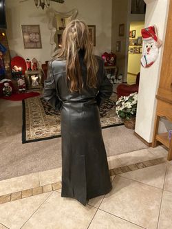 Anaum Collection   Full length black leather coat large