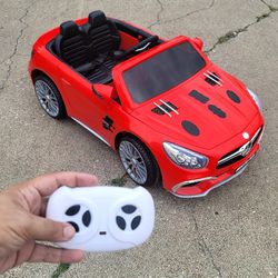 Kids Car Ride on toy electric powered Red Benz
