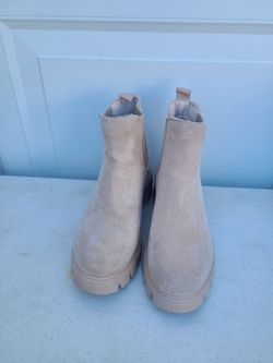 Women boots/67th ave and Thomas