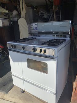 Vintage 1960 Kenmore Gas Stove