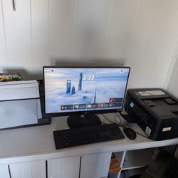 Computer Set Like New Not Even A Year Old Yet 