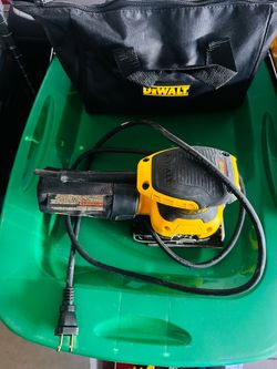 DEWALT - Sheet Palm Sander