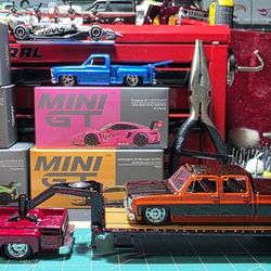 NICE 1/64 GREENLIGHT GOOSENECK TRAILER 