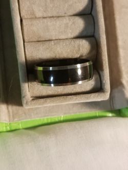 Size 13 Mens Black and Silver Band