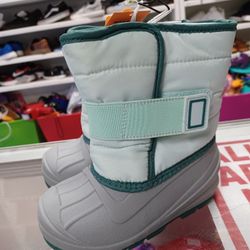 New Snow Boots Size 8