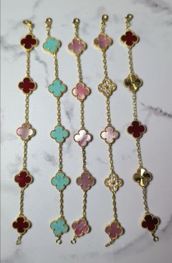 Re-Sellers Lot ! I am shutting down my jewelry business and am selling all of my Clover Bracelets at Cost!
