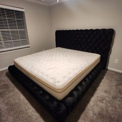 King Platform Bed Frame With Mattress 