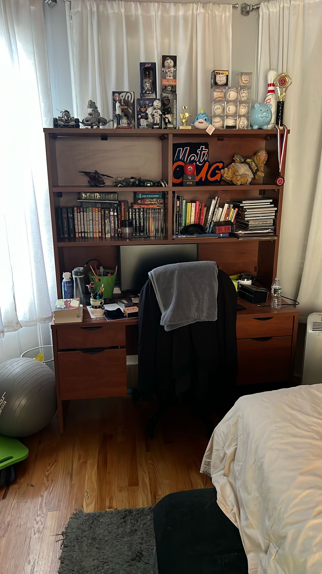 Desk With A Hutch