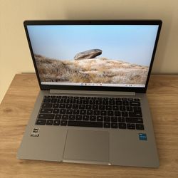 ASUS FHD Chromebook Laptop With 14" DIsplay, Intel Celeron, 4GB Memory & 64GB eMMC - Misty Grey (Misty Grey, Intel Celeron, 4GB, 64GB)