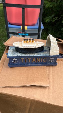 Collectors Metal Titanic Cast Iron Toy Bank Piggy Bank Coin Bank