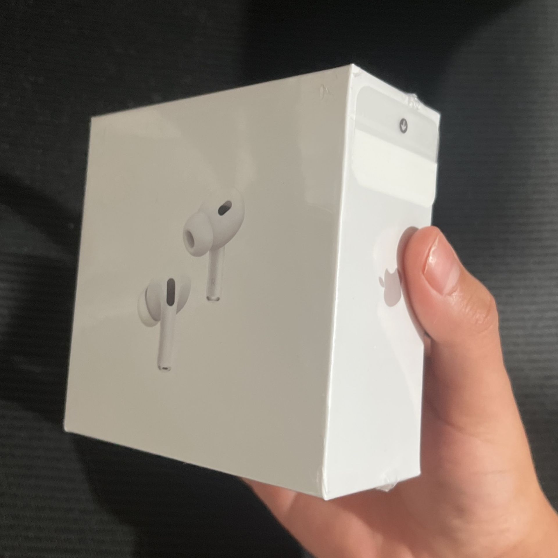 *SEND BEST OFFER * Airpods Pro 2nd Generation With White Case