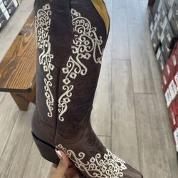 women’s western boots