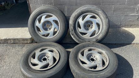 Toyota Sienna 15 inch aluminum wheels 5 on 4.5 inches fits Lexus