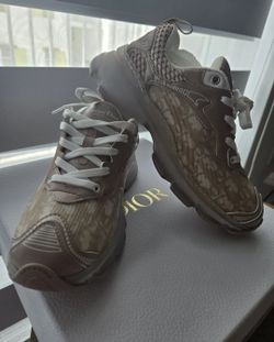 Christian Dior B30 Style Sneakers  Size 8.5