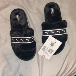 Brand New Girls Puma Sandals Size 4y