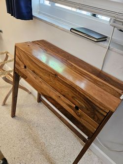 Fold out desk