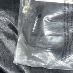 black lululemon