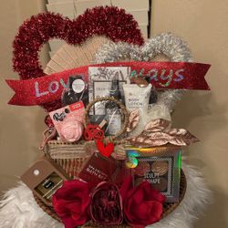 Valentines Day Gift Basket For Her❤️