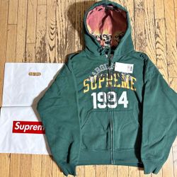 Exclusive Supreme Hoodie ( Mason Margie)