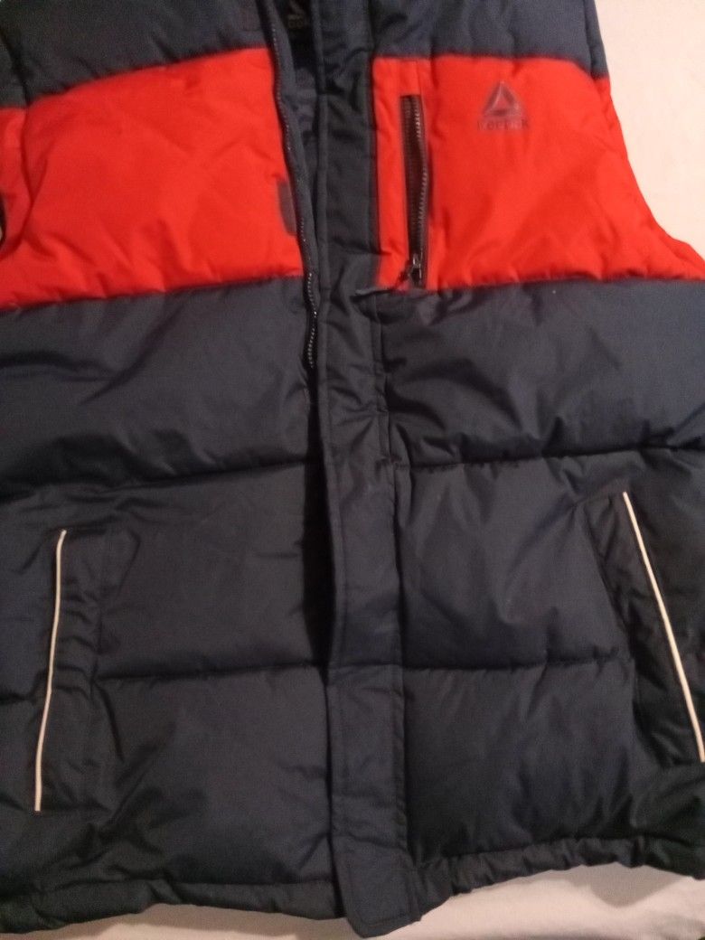 XL Big And Tall Reebok Vest Nwot. Very warm.