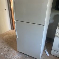 Refrigerator For Sale 