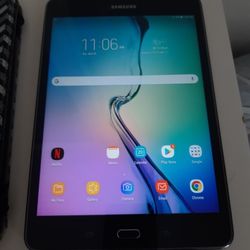 Samsung Tablet 16GB, 8" Rareky Used In Good Condition