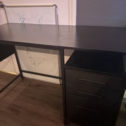 1 Person desk with drawers