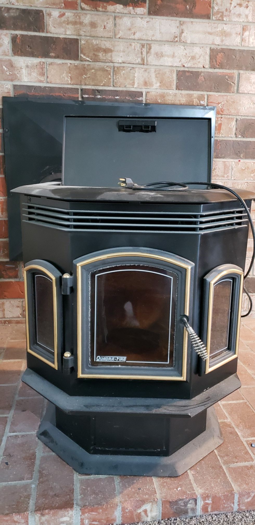 Warnock Hersey Quadra Fire 800 Pellet Stove