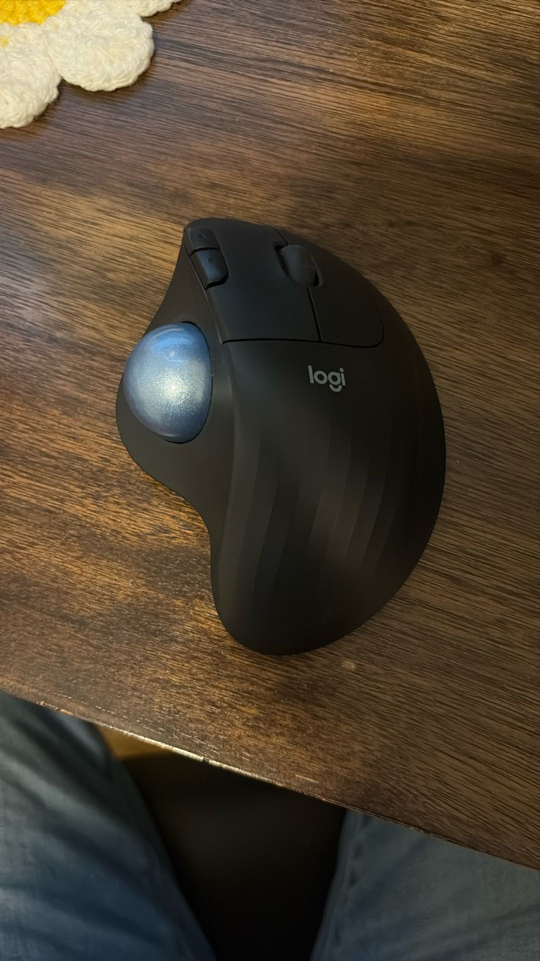 Logi Ergonomic Wireless Mouse
