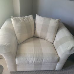  Oversized Chair