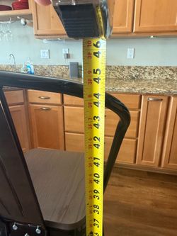 2 Bar stools, like new!