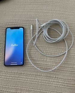 iPhone XR White for AT&T w/ Charger