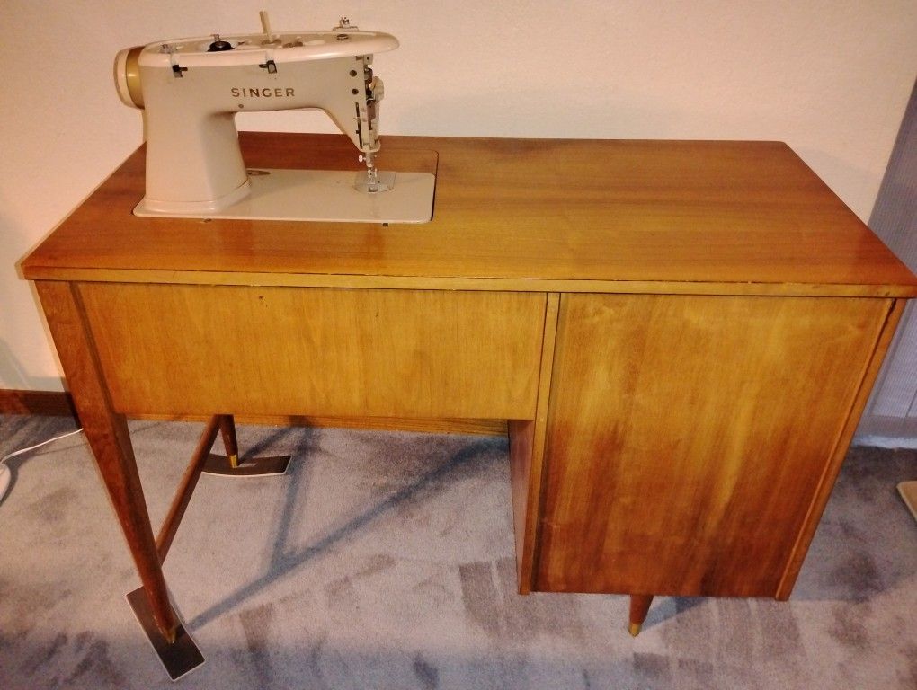 Singer Sewing Machine with Cabinet