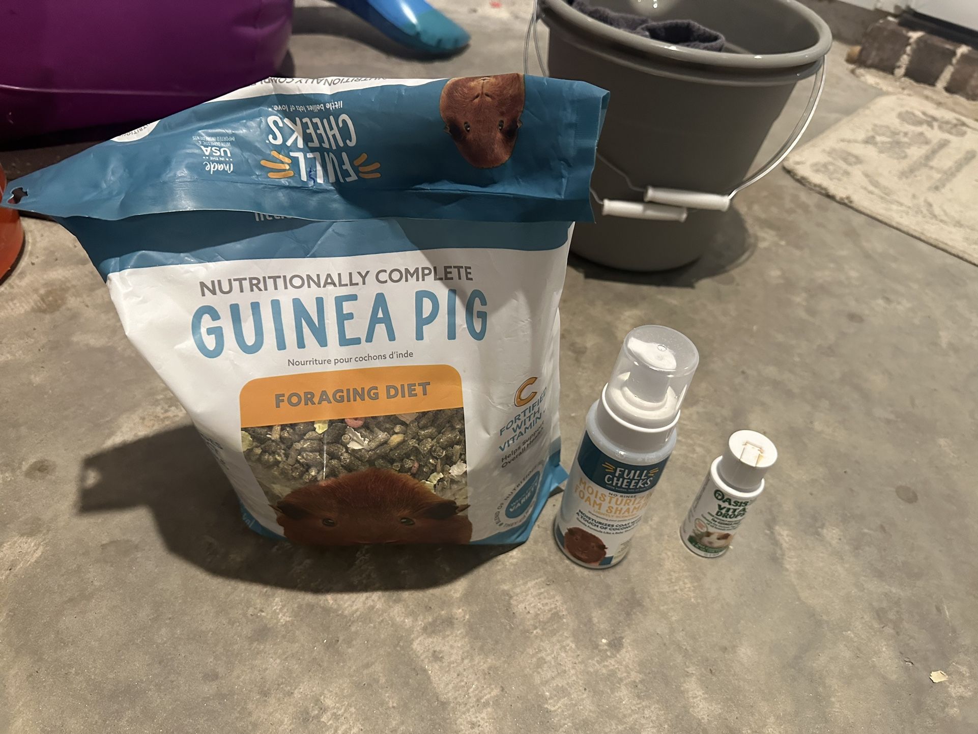 Complete Guinea Pig/Hamster Setup - Cage, Accessories, and More!