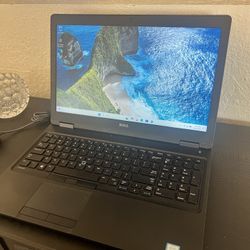 Dell Laptop. Windows 11