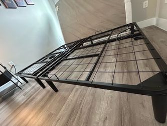 Queen Bed Frame w Electric Adjustable Headboard