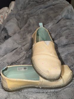 Girls Tom’s sparkle shoes size 3