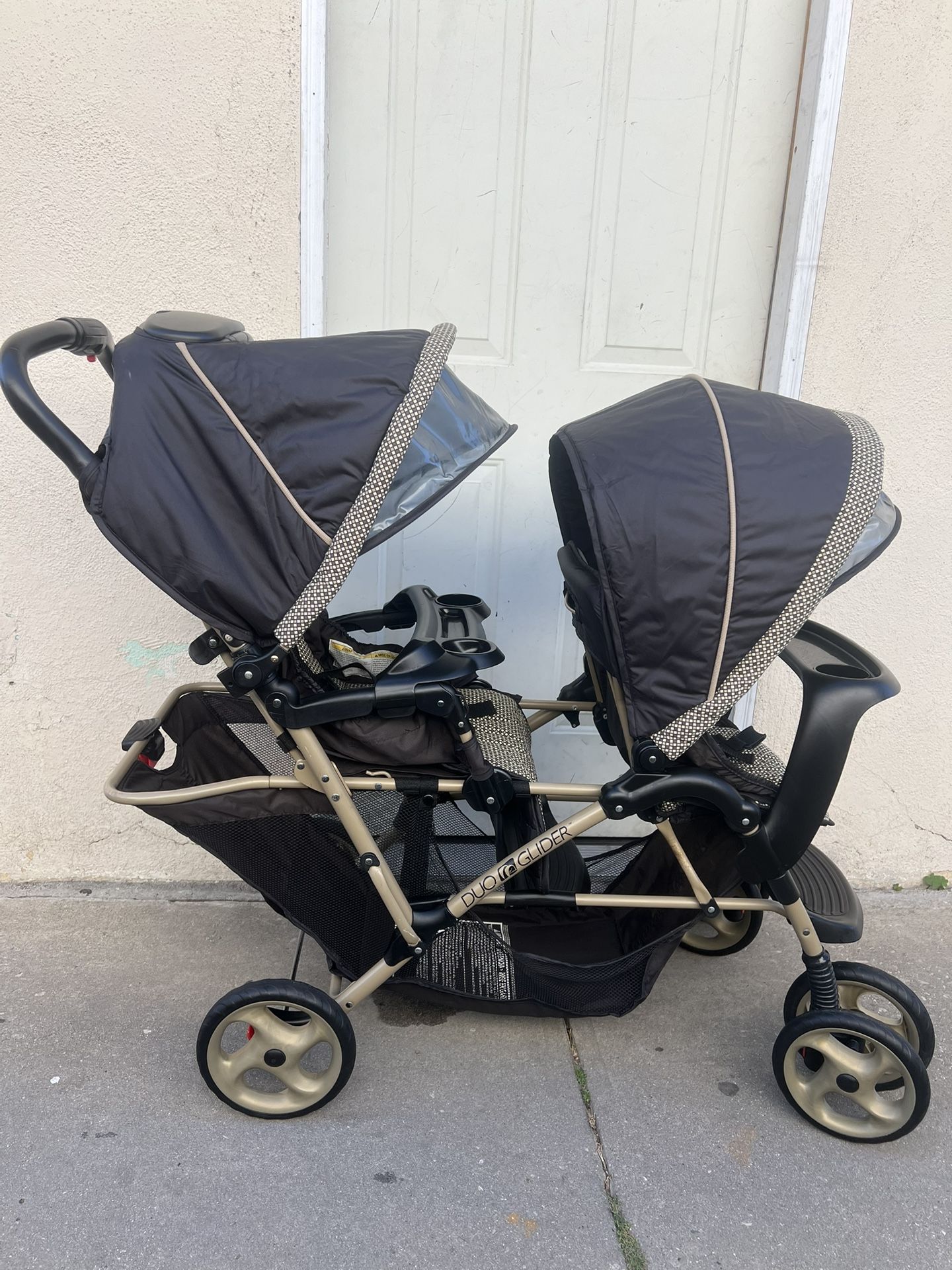 GRACO DOUBLE STROLLER 