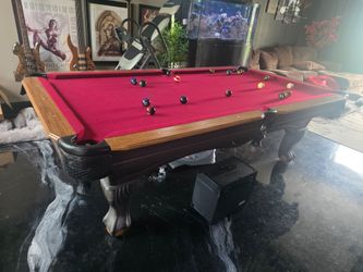 Pool table in perfect condition