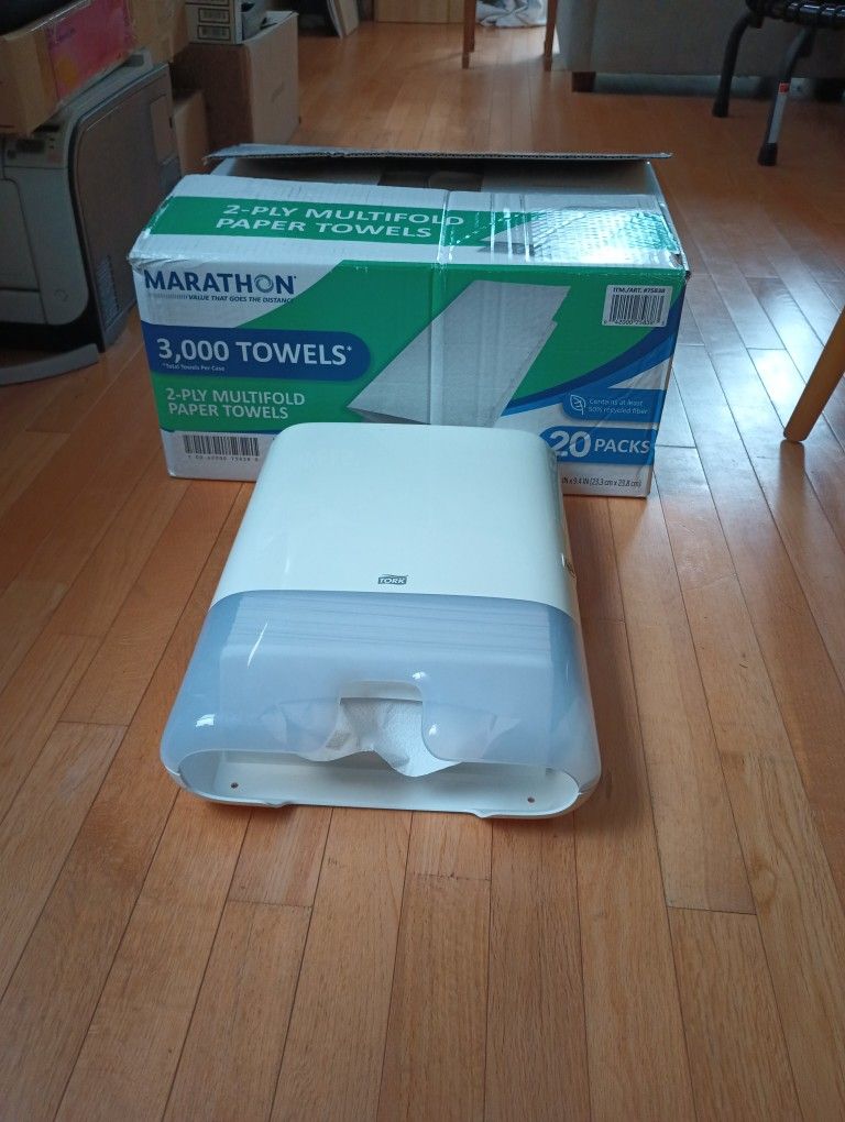 Paper Towel Dispenser And 2250 Paper Towels