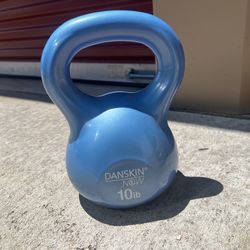 Dangling Now 10 Kettle Bell