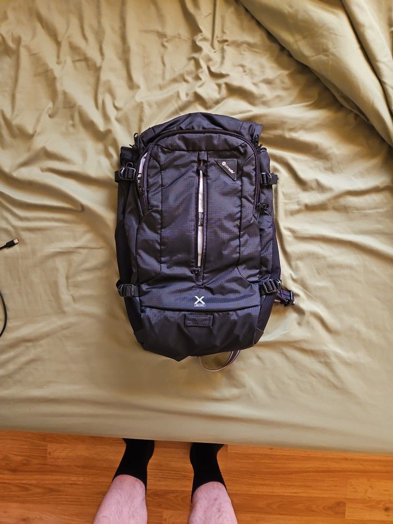 Pacsafe Venturesafe X22