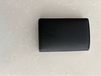 Brand new. SIMPL wallet