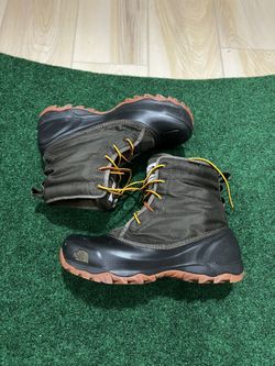 The North Face Snow Boots Size 9