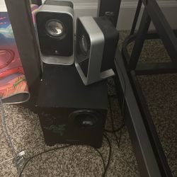Speakers with woofer