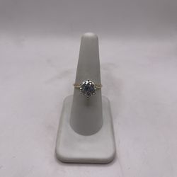 14kt Gold Engagement Style Ring w/ Simple Design