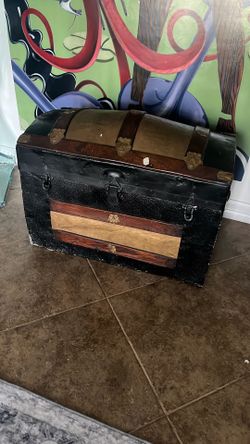 Vintage trunk