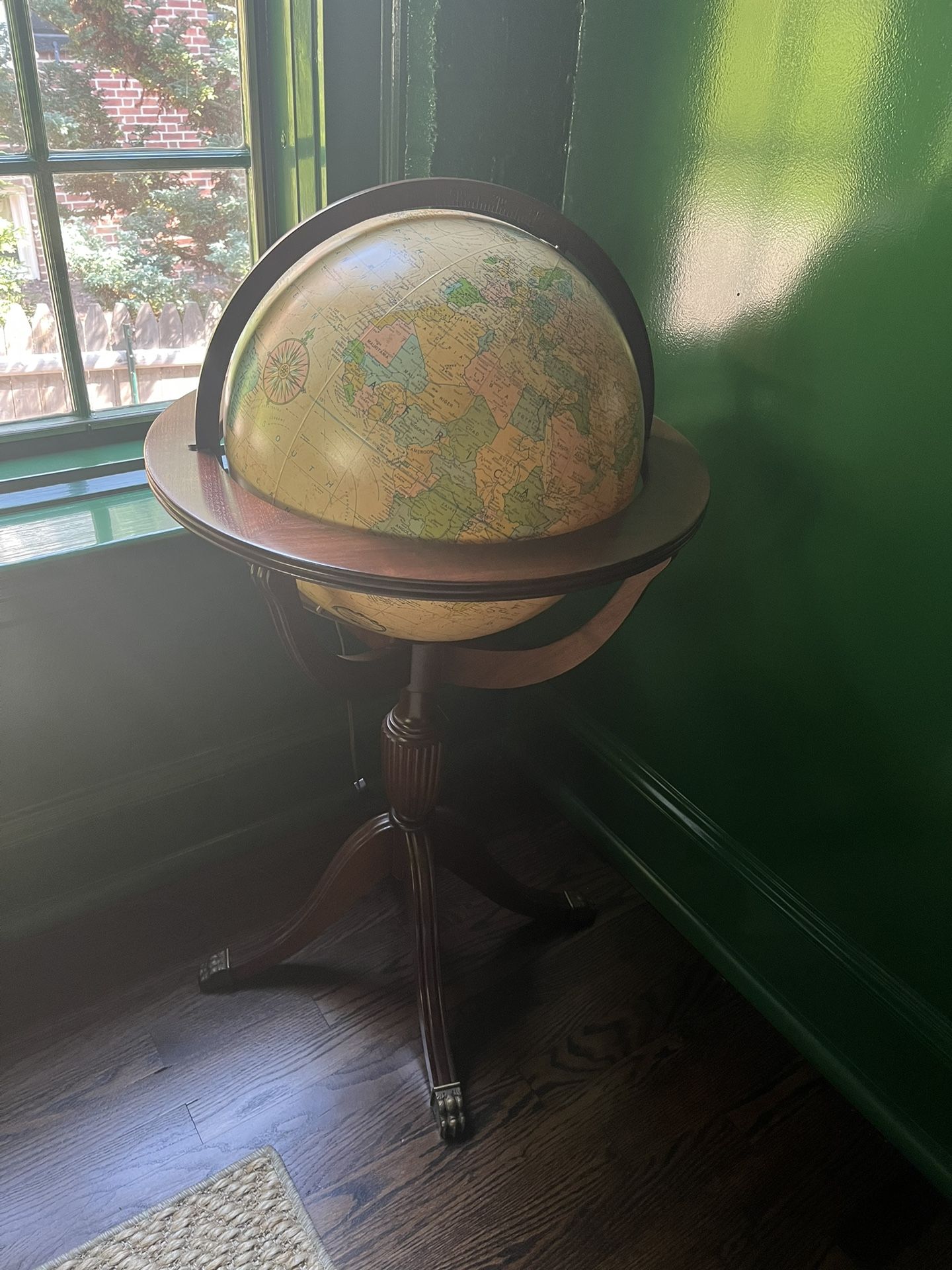 Heirloom Globe Light 16” With Stand