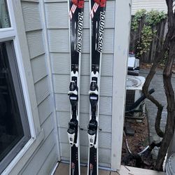Rossignol Avenger 72  165cm Skis With Rossignol Axium 10 Bindings